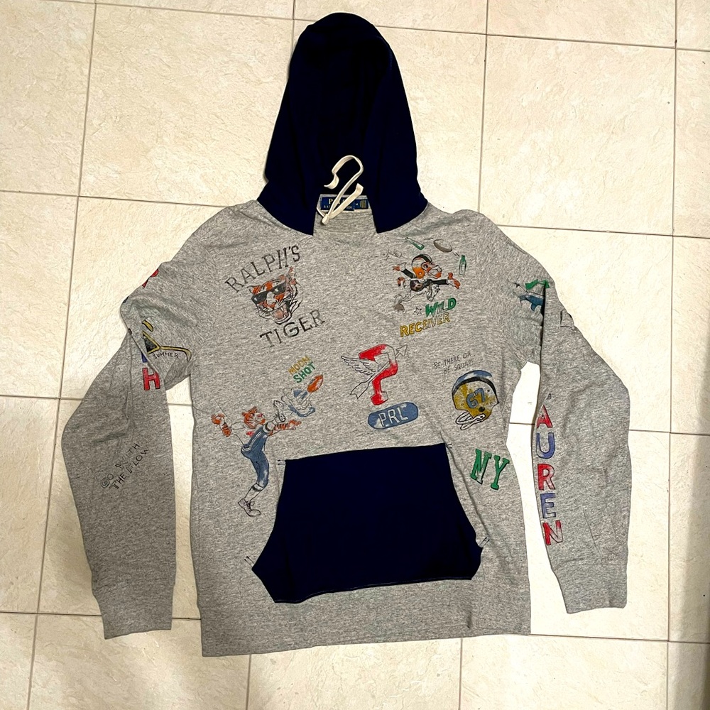 Classic fit size medium hooded long sleeve shirt